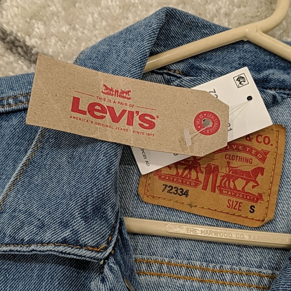 Levi's Jean Jacket - Picture 7 of 8